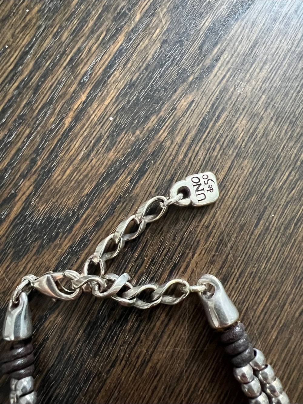 Uno de 50 Silver Feather Lariat Necklace - Women Jewelry - Picture 2 of 3